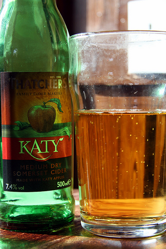 Thatchers Katy Cider Bottle and Pint in Sunlight In Gardeners Arms Pub Oxford